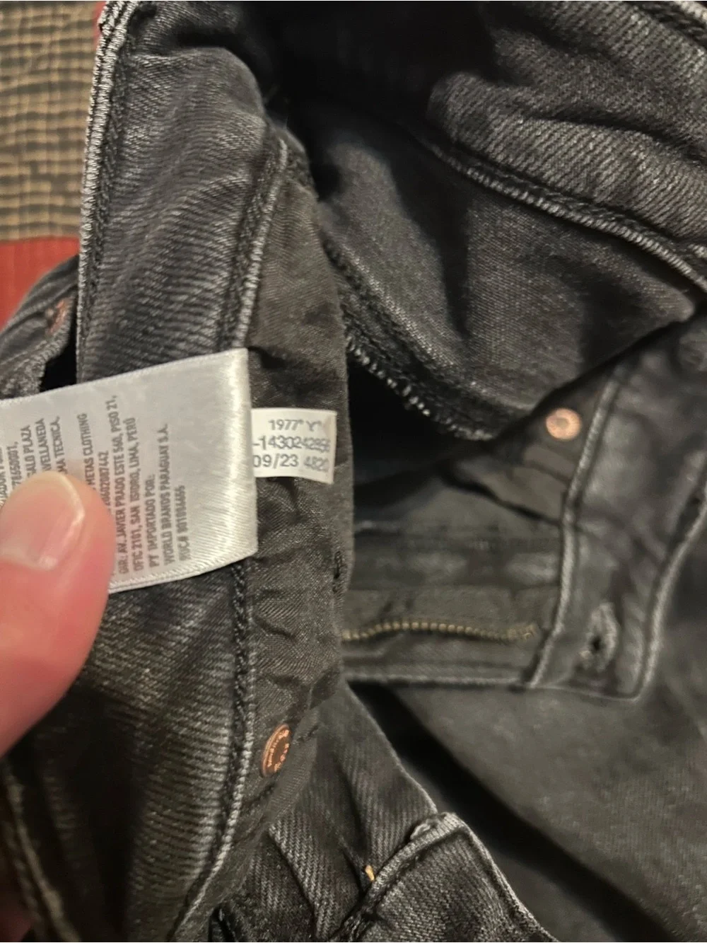 American Eagle Outfitters Women’s Black Straight Leg Jeans with Distressed Knees